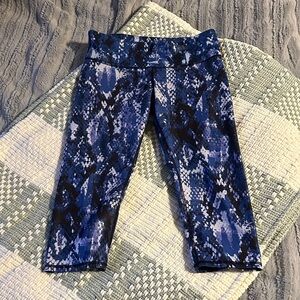 Women’s Alo cropped leggings